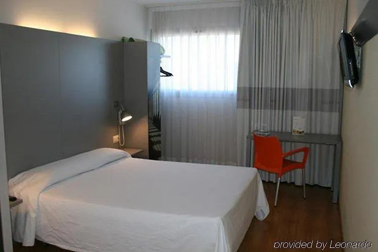 B&B Hotel Girona 2 Salt 2*,